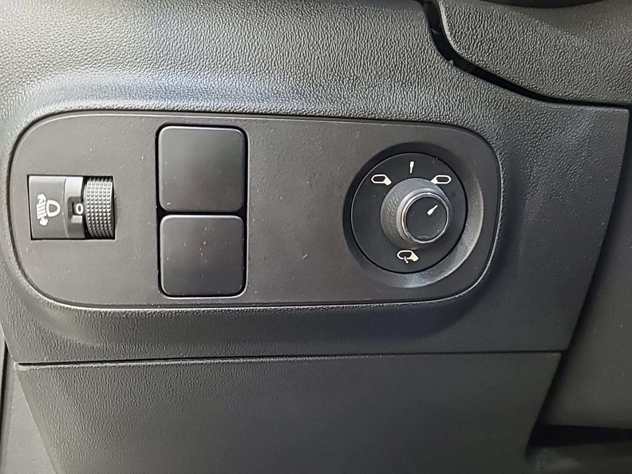 Citroën C3 puretech 110 s&s eat6 shine — photo 23