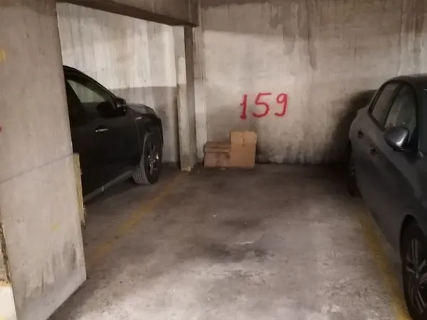 Parking a Vendre