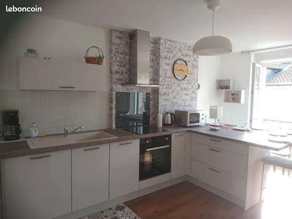 Bel appartement rénové et entièrement équipé