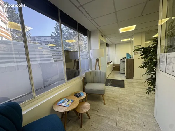 Bureaux, local commercial 77 m² Le Vésinet