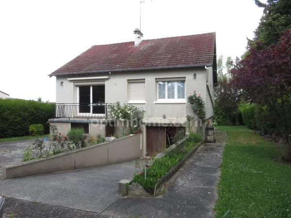 Investissez dans l'avenir à Bréval : Maison a fort potentiel avec terrain de 3200m2