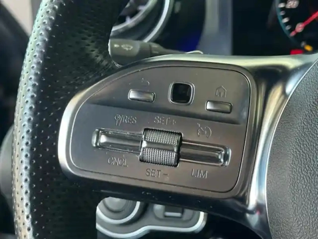 Mercedes Cla 200 d coupé amg line — photo 40