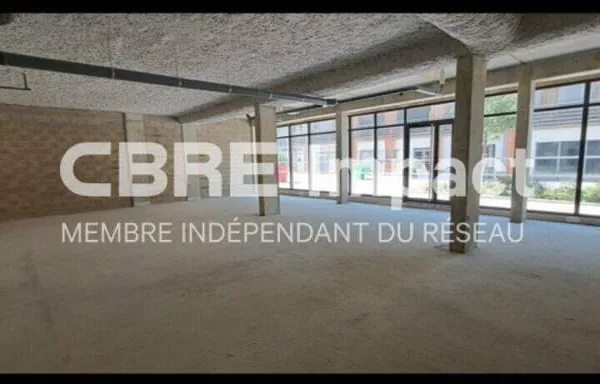 Local commercial 142 m²