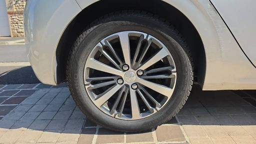 Peugeot 208 1.2 PureTech 82 - Style – 2018 – 60513 km – Essence – Boîte Manuelle — photo 20