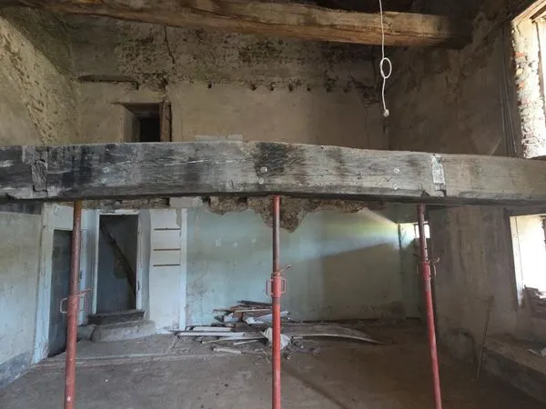 Grange à rénover (Urgent)