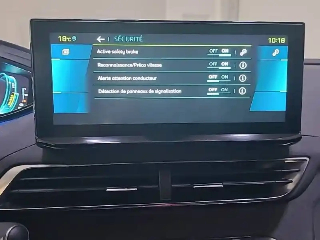 Peugeot 3008 hybrid 225 e-eat8 — photo 22