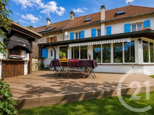 Maison 7 pièces 228 m²