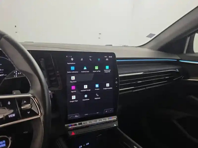 Renault Austral mild hybrid 160 auto — photo 256