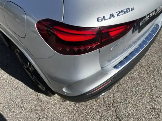 Mercedes Gla 250 e hybrid eq amg line — photo 10