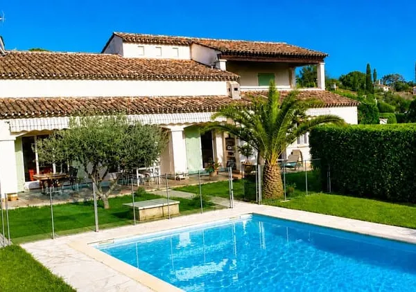 Belle villa de 200m² proche village