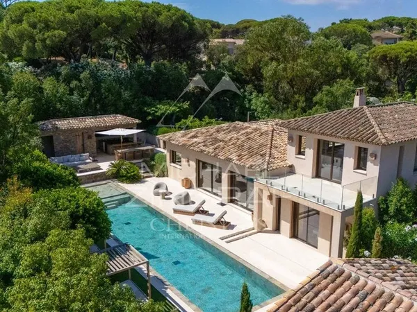 Villa 9 pièces 320 m²