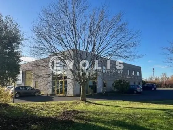 Locaux d'activité - A LOUER - 772 m² non divisibles