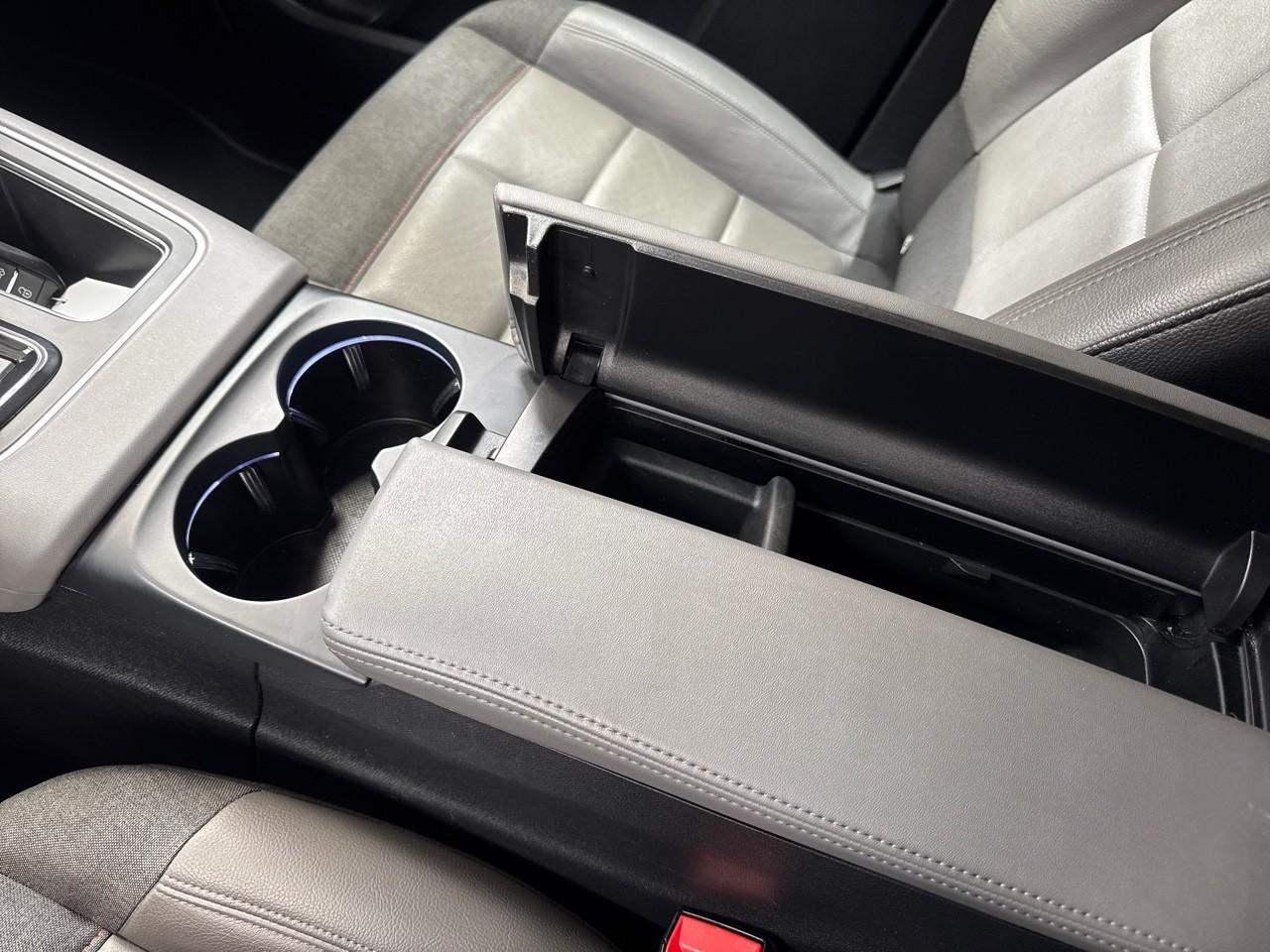 Citroën C5 Aircross hybrid 225ch shine pack e-eat8 — photo 20