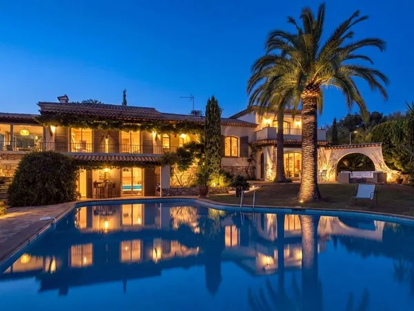 Villa 5 pièces 262 m²