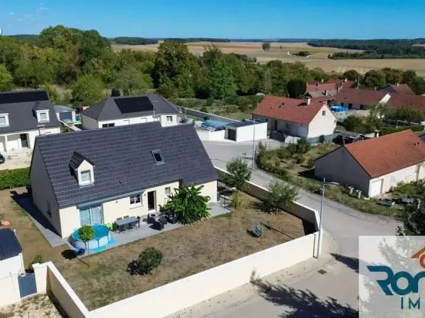 Maison individuelle 146m2 / 5 pieces / 4 chambres / terrain 741m2