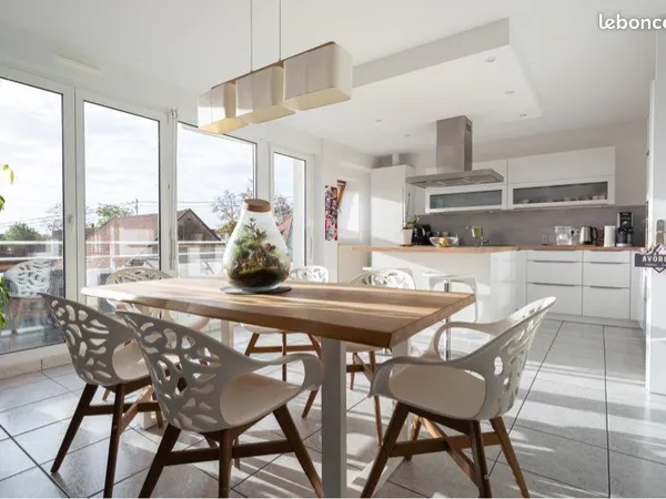 4 pièces 93m2 dernier étage + terrasse - Lipsheim - Sans agence