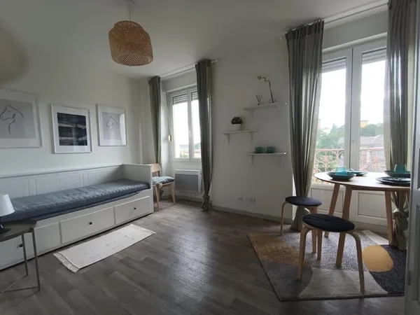Studio meublé à louer - Secteur Gare