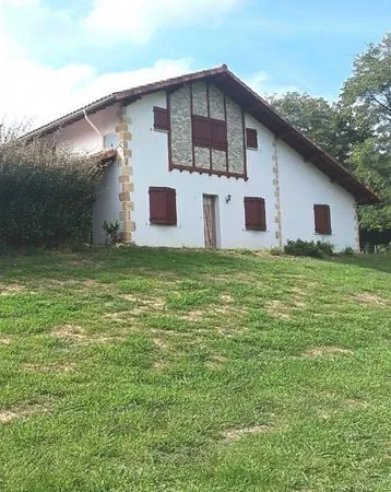 Maison au calme proche des commodités