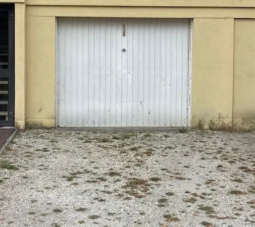 Garage a louer merignac