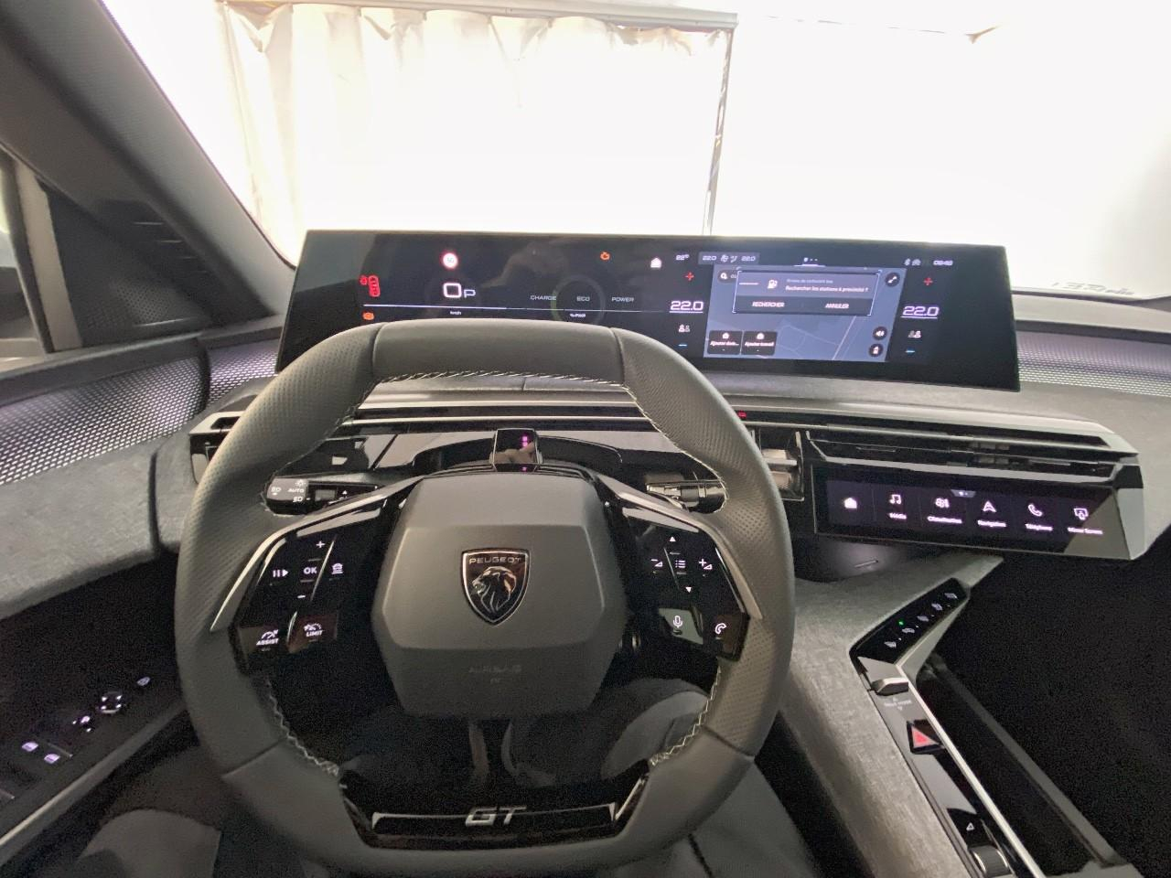 Peugeot 3008 hybrid 145 e-dcs6 gt — photo 12