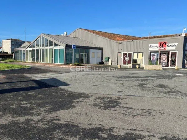 Local commercial 109 m²