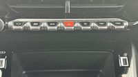 Peugeot 2008 1.2 PureTech 100ch S&S Style — photo 15