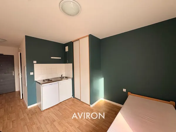 STUDIO AVEC BALCON - QUARTIER CHANZY