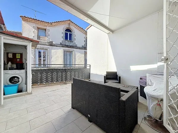 Immeuble à vendre MONTPELLIER (34) 254 m2 au sol -Comprenant un T1bis loué - un T3 libre - une remis