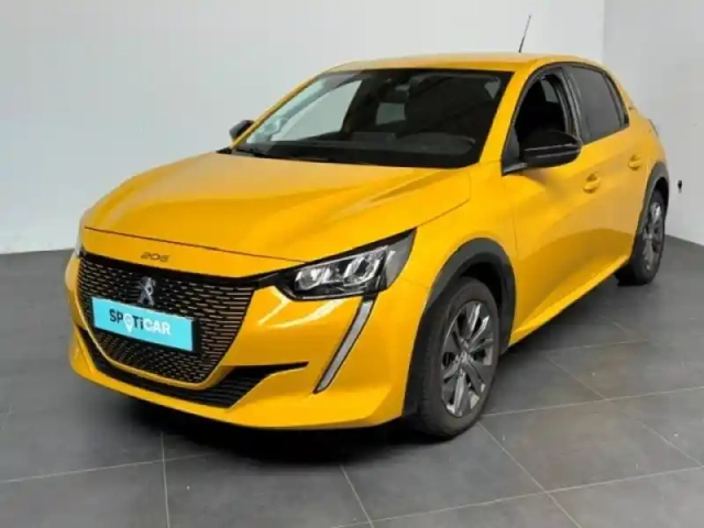 Peugeot 208 e- 136 style camera 180 carplay