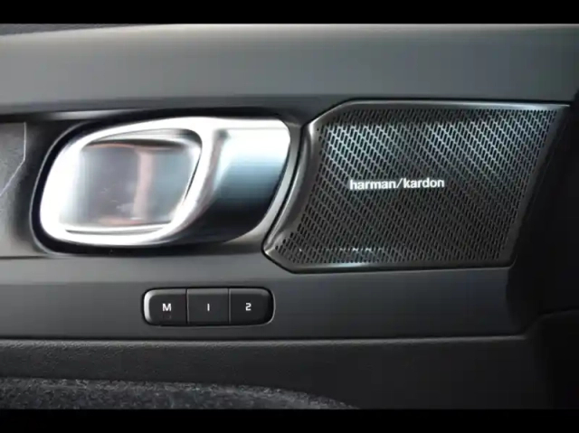 Volvo C40 recharge extended range 252ch ultimate — photo 27