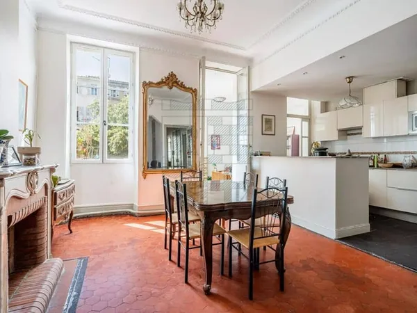 Appartement 9 pièces 199 m²
