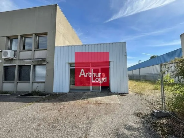 Local d'activité 120 m²