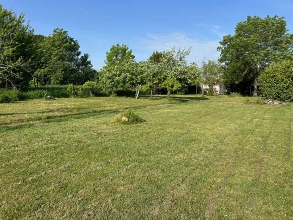 Terrain 830 m²
