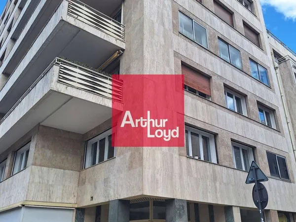 Bureau 69 m²