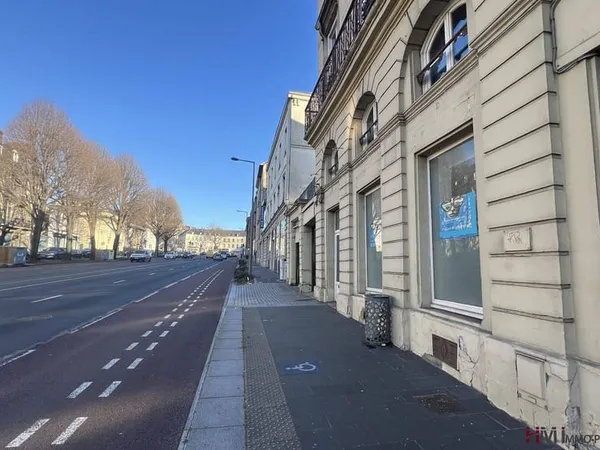 Local commercial 80 m²