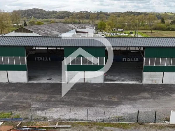 Local d'activité de 577 m² Cauneille