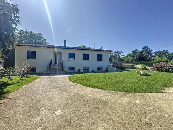 Maison de plain-pied 7 pièces 203 m²