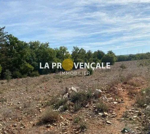 Terrain 333700 m²