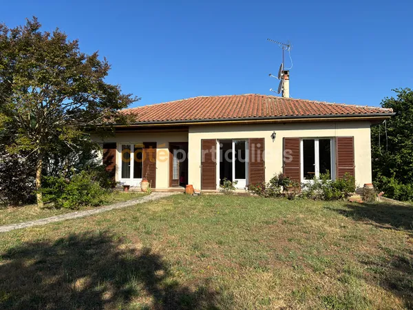 SAINT VIVIEN - Proximité Village, VILLA 88M2 , 2 Chambres, garage, jardin.