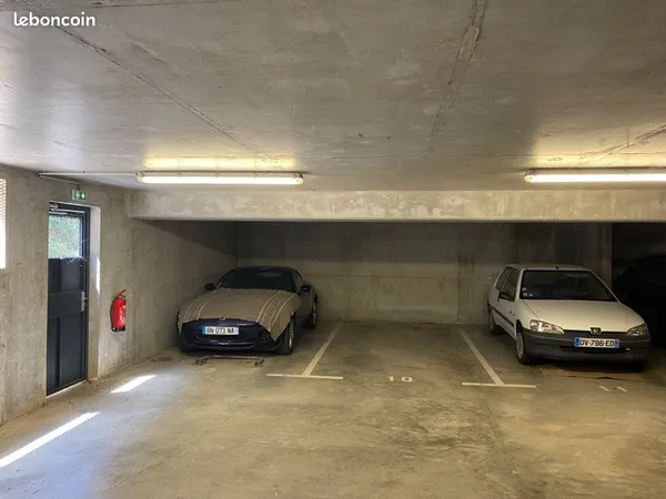Place de parking résidence sécurisée