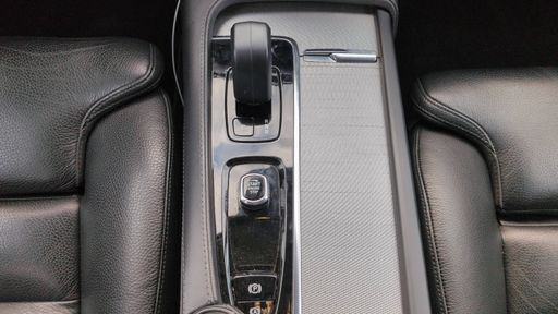 Volvo XC90 2.0 T8 Twin Engine 455 AWD Geatronic 8 - R-Design – 2022 – 113847 km – Hybride rechargeable – Boîte Automatique — photo 10