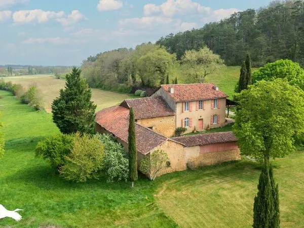 Maison 9 pièces 245 m²