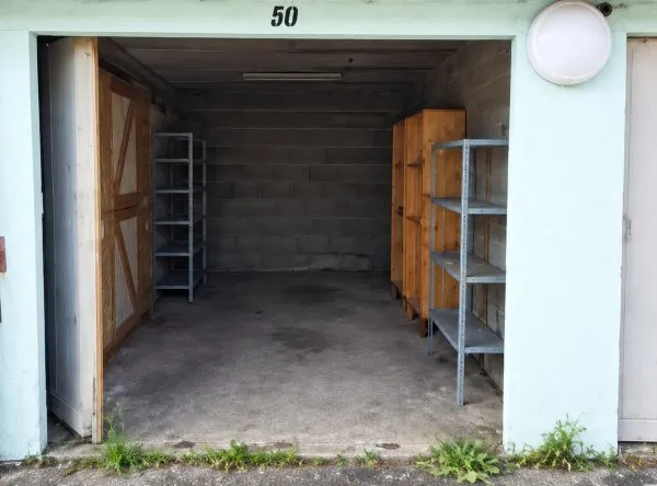Box de parking fermés à louer Nantes — Lot jusqu'à 4 garages