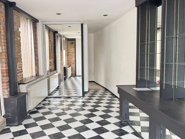 Local commercial 3 pièces 65 m²