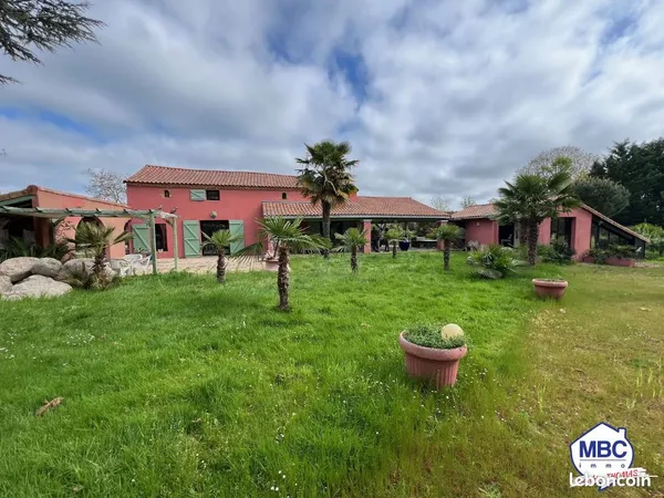 Maison 8 pièces 223 m²
