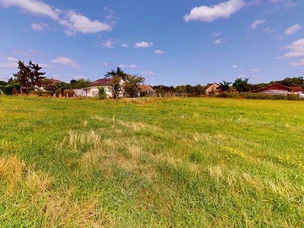 Terrain 3000 m²