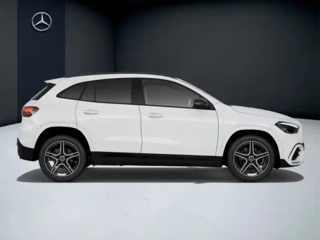 Mercedes Gla 180 d amg line — photo 6