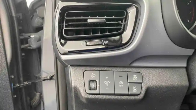 Kia Stonic 1.0 t-gdi 100 ch bvm6 — photo 24