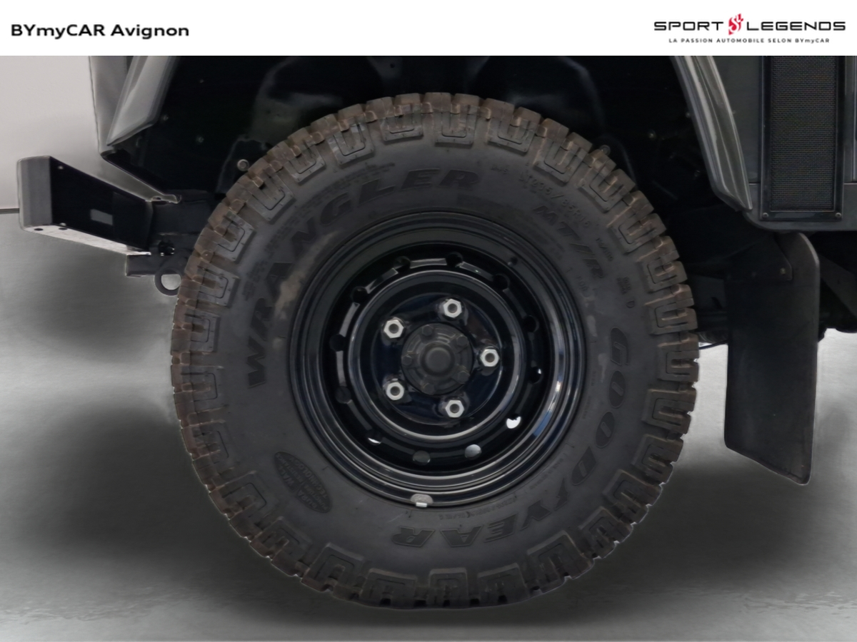 Land Rover HEDONIC - LAND [OF] RECREATION - V8 SOFT TOP CUSTOM — photo 15