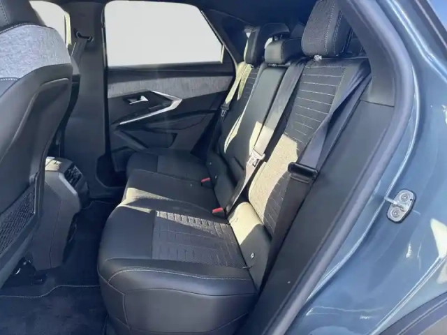 Peugeot 3008 hybrid 145 e-dcs6 — photo 32